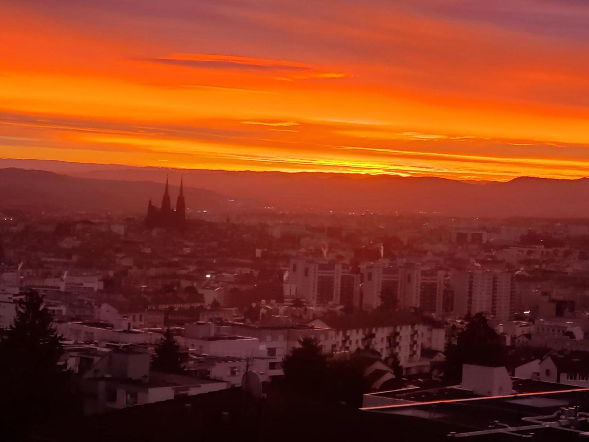 Entre Ville Et Nature - Les Hauts De Clermont Avec Garage Gratuit Zewnętrze zdjęcie